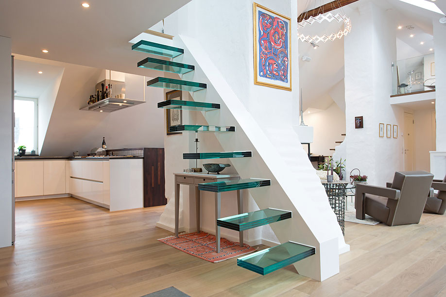 Modern-Glass-Stairs-Loft-Apartment-in-Kungsholmen-Stockholm