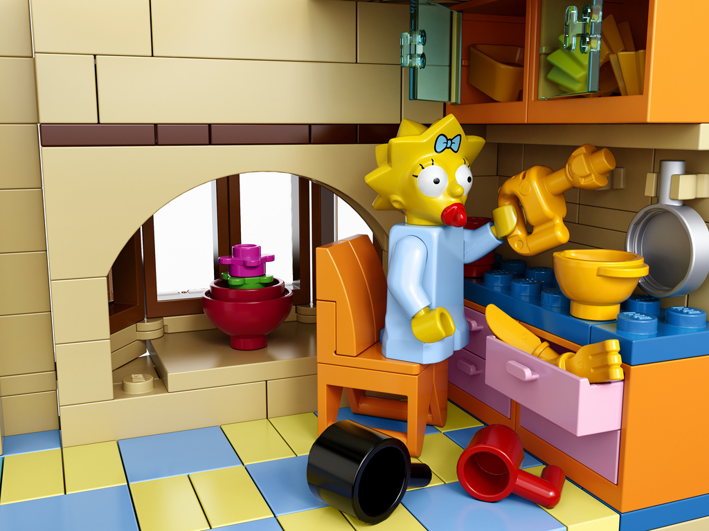 The-Simpsons-House-LEGO-11